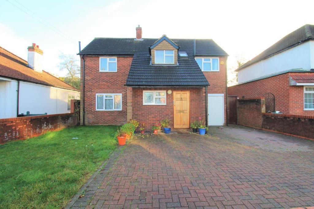 The Heathrow Lodge London Uk Harmondsworth Bagian luar foto
